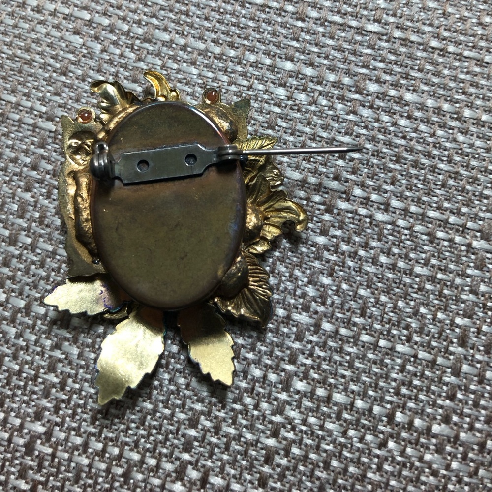 Cat Collage Brooch 😺 🐈‍⬛🐱🐈 - Picture 4 of 4
